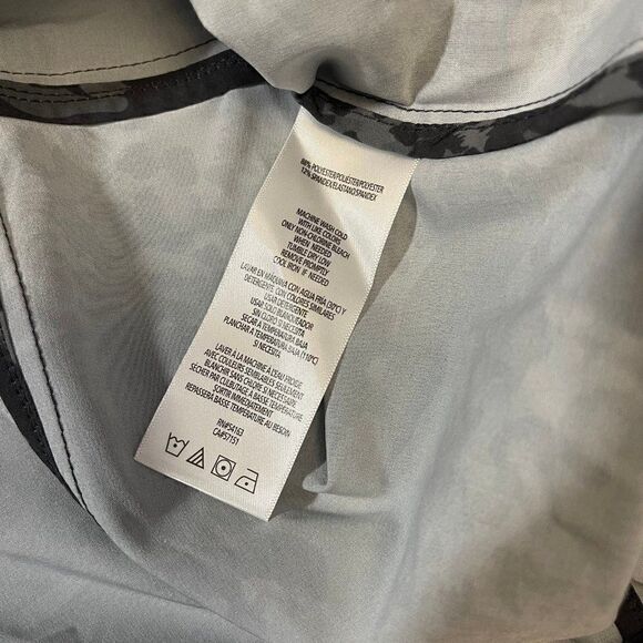 Calvin Klein Performance Print Funnel Collar 1/2 Zip Pullover - Picture 10 of 12